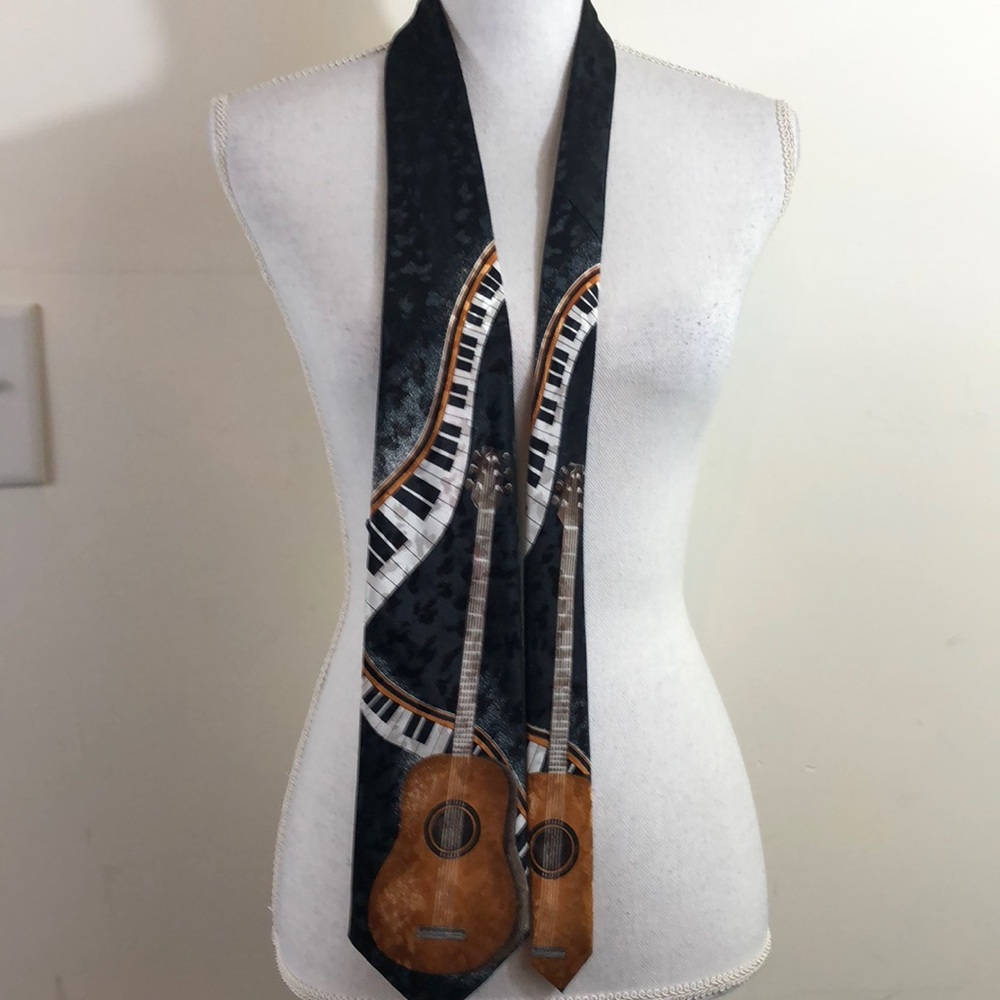🌵Silk tie 54” guitar and keyboard graphic